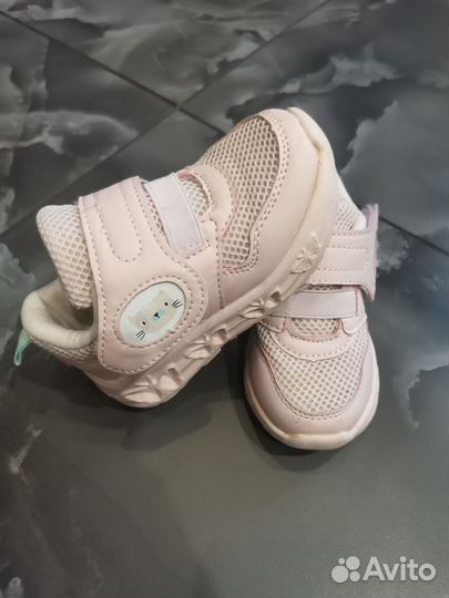 Кроссовки для девочки