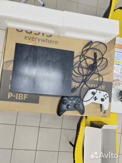 Игровая приставка Microsoft Xbox One X 1Tb