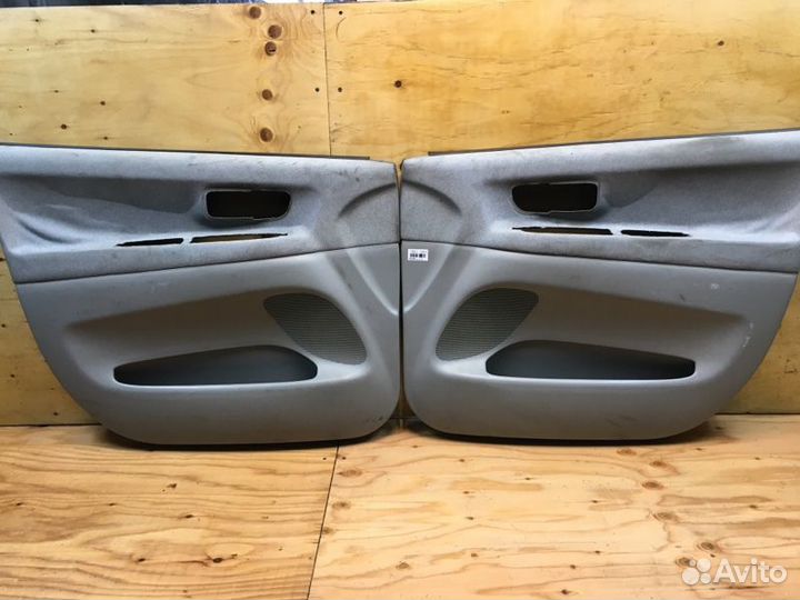Обшивка двери toyota nadia