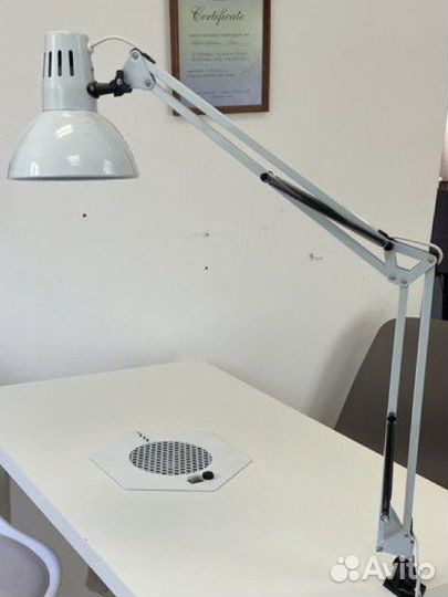 Лампа на кронштейне