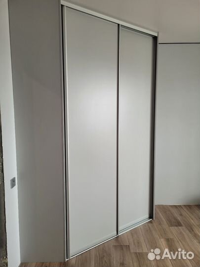 Шкаф купе с зеркалом
