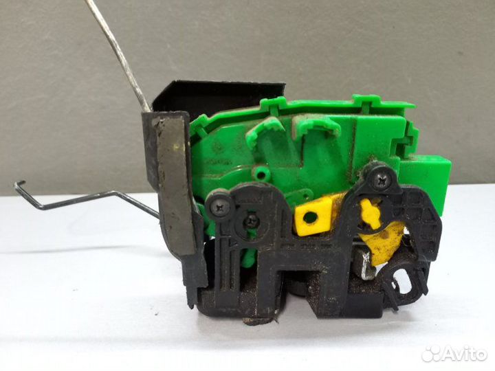 Замок двери передний левый Kia Rio 2012