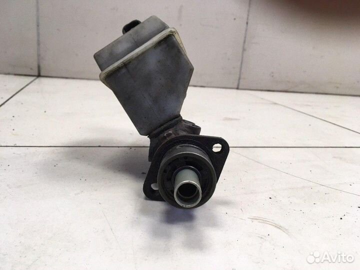 Главный тормозной цилиндр Renault Clio