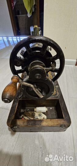 Швейная машинка 