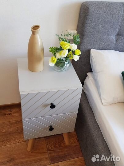 Тумба прикроватная