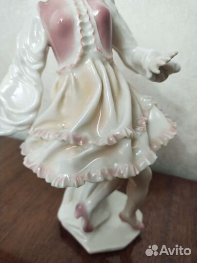 Фарфоровая статуэтка Karl Ens
