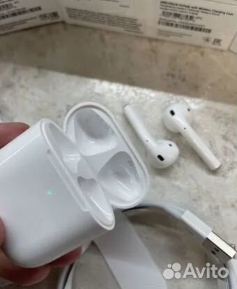 Airpods 2 новые + чехол Чебаркуль