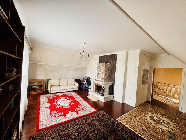 Дом 206 м² на участке 6 сот.