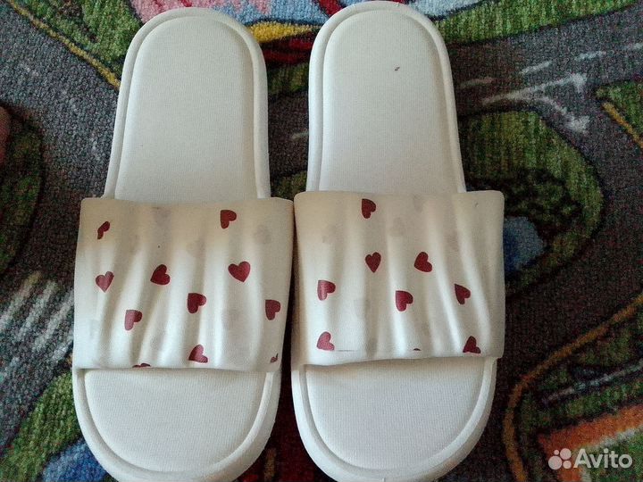 Шлепанцы женские