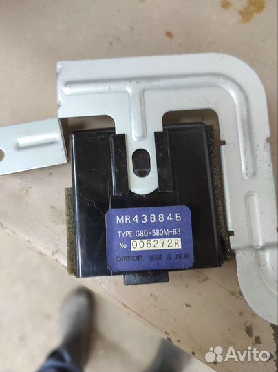 Блок цз Mitsubishi Diamante MR438845