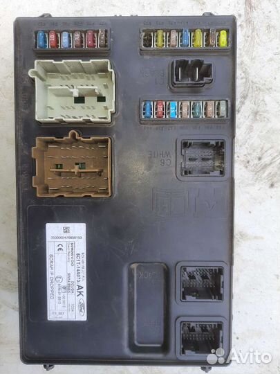 Продам блок предохранителей салонный на Форд Транз