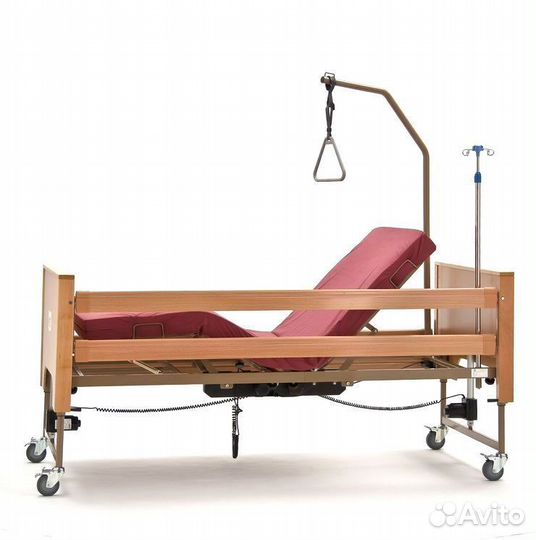 Медицинская кровать для инвалидов
