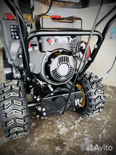 Бензиновый снегоуборщик champion ST1170BS