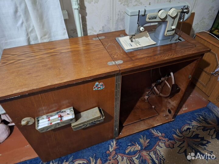 Швейная машина чайка 3 ножная