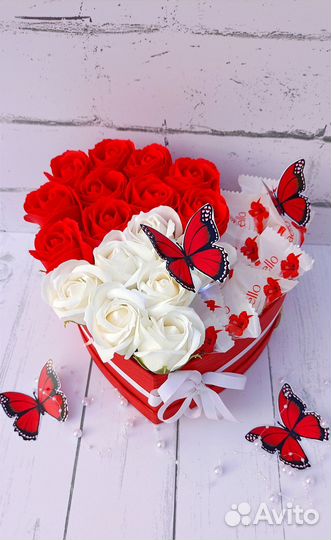 Коробка сердце с розами и подсветкой