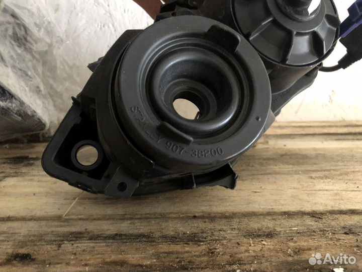 Фара левая Yamaha R1