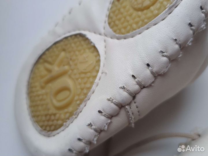 Белые кожаные кеды,детские