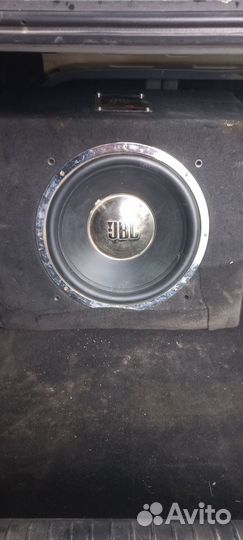 Продаю сабвуфер JBL полностью рабочий
