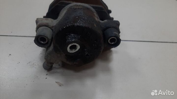 Суппорт передний правый Volkswagen Golf