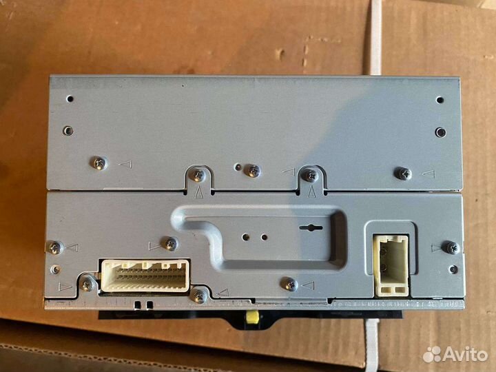 Оригинальная Нижняя часть мультимедиа для Prado