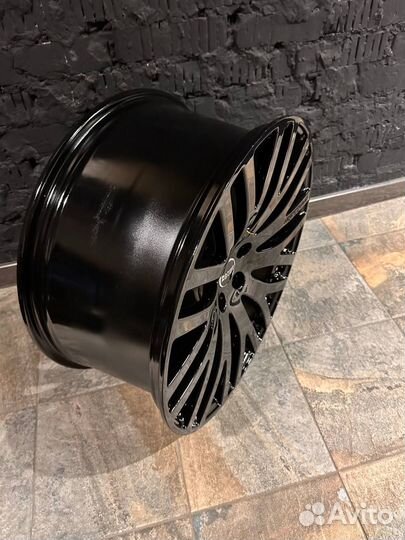 Диски R22 Kahn Design 5x120 для Range Rover