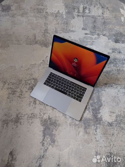 Apple MacBook Pro 15 2019 i9/32/512