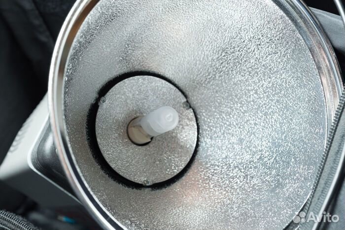 Осветители Multiblitz DigiX, включая два штатива