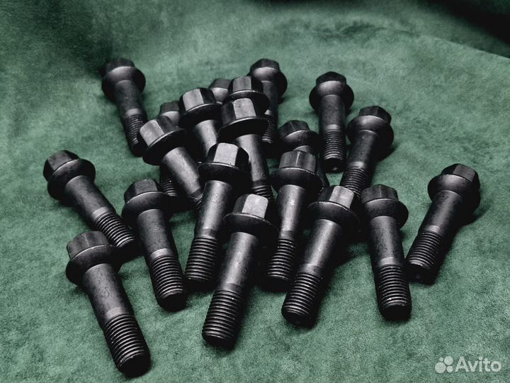 Болты удлиненные Mercedes черные