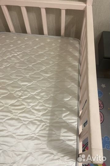 Детская кроватка домик