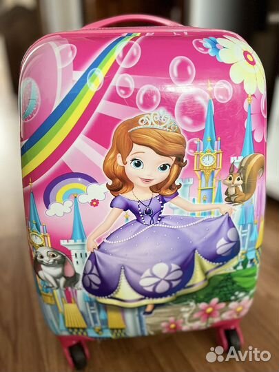 Детский чемодан на колесиках