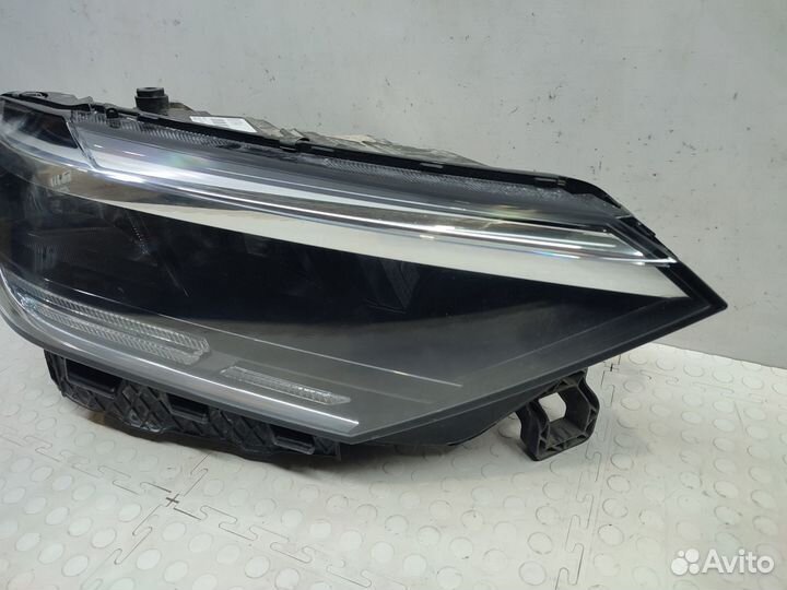 Фара правая Volkswagen Polo MK6 2020