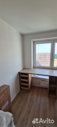 Рабочая зона у окна на заказ