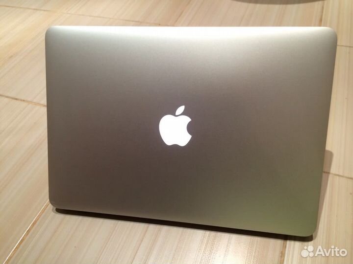 Apple Macbook Air 13 mid 2014 Core i5 4GB 256 Gb S