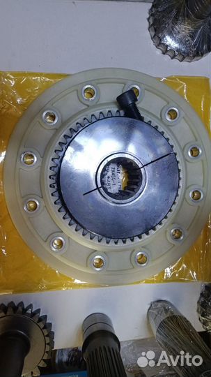 Вал редуктор хода Volvo EC210 / вал бортовой EC210