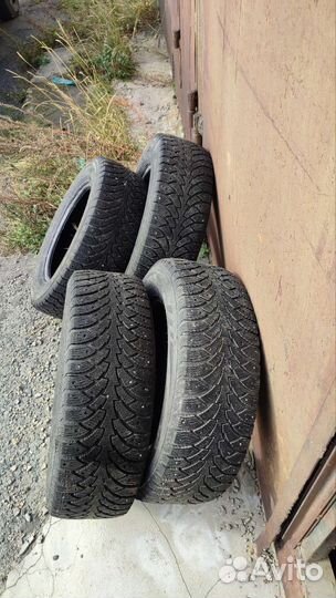 Nokian Tyres Hakkapeliitta 4 215/65 R16