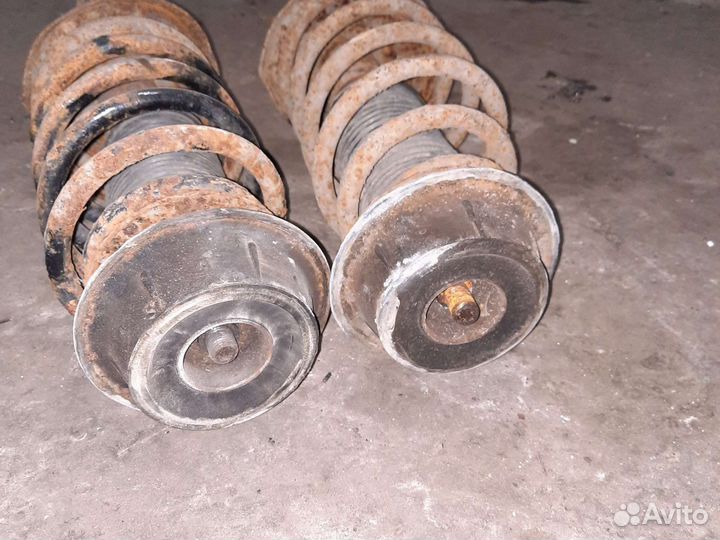 Передняя стойка амортизатора volkswagen jetta 2