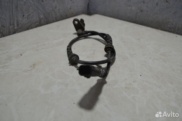 Датчик абс задний левый Nissan Almera G15