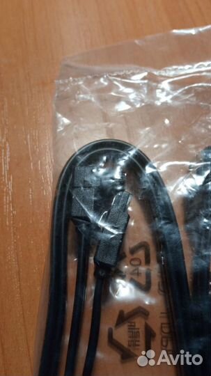 Кабеля-шлейфы SATA с защелками новые