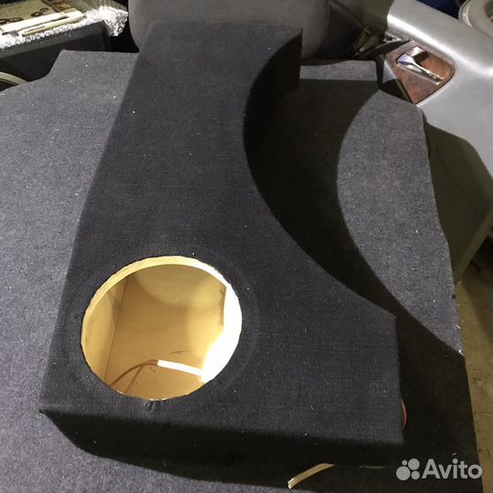 Короб для сабвуфера Audi Q7