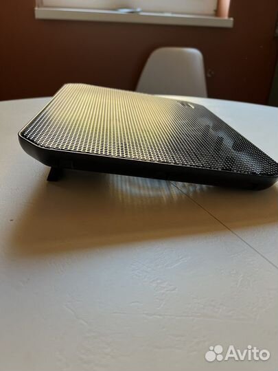 Подставка с охлаждением для ноутбука