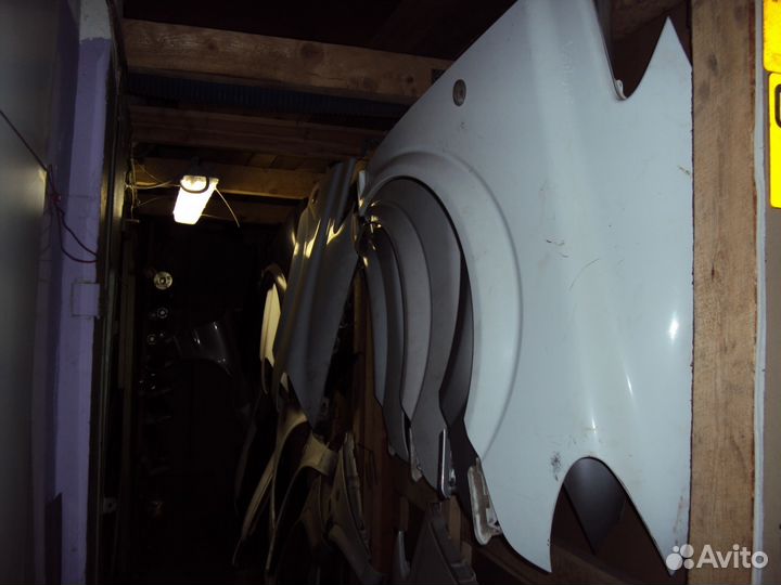 Крыло переднее правое Мерседес Вито Виано 639 W639