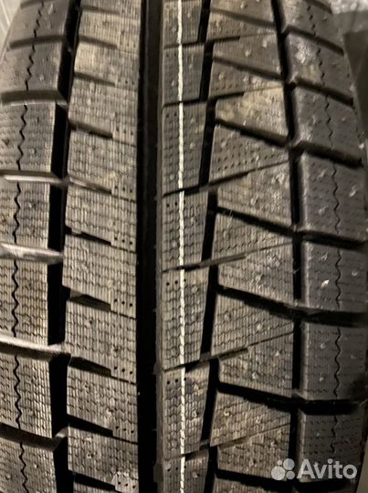 Bridgestone Blizzak Revo GZ 225/60 R17 99S