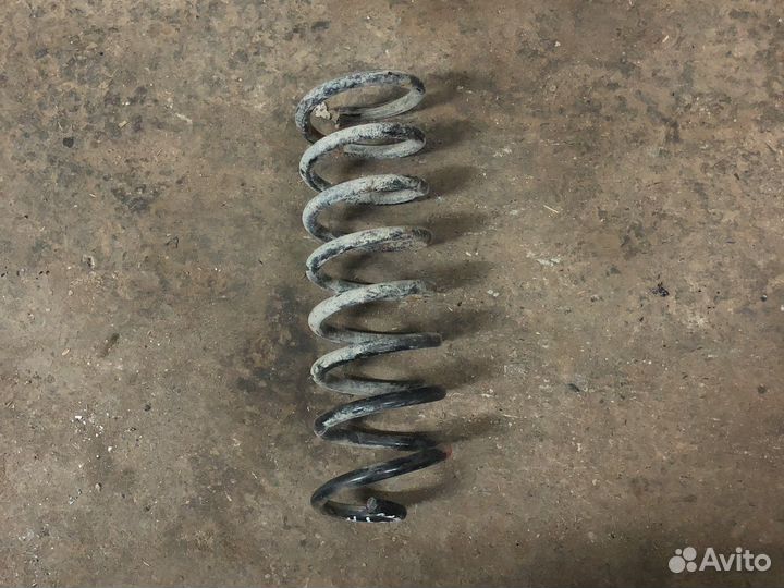 Renault sandero 1 пружина задняя