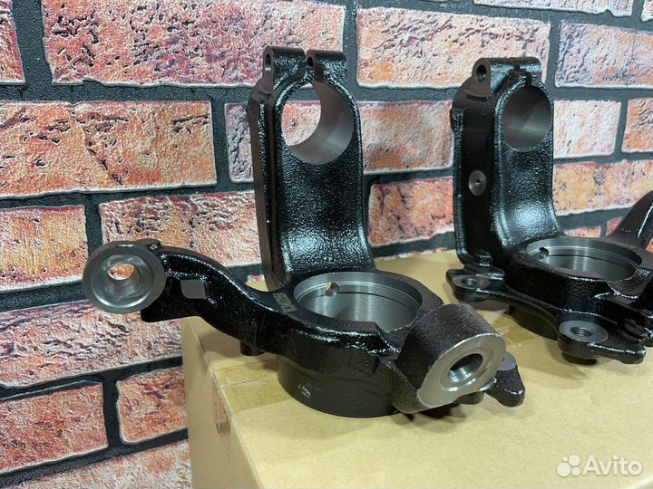 Кулак поворотный правый и левый на VW Polo 5