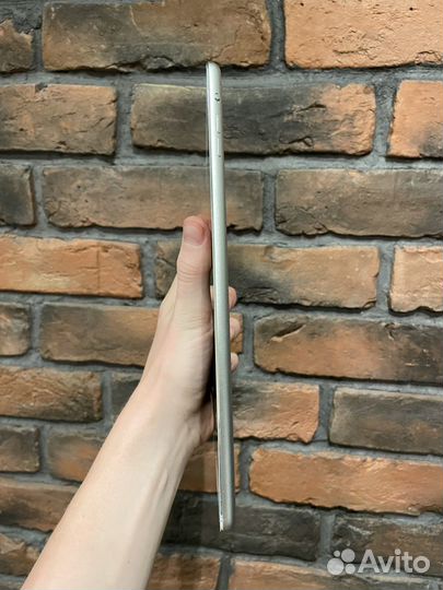 iPad Air 128гб серебрянный ростест