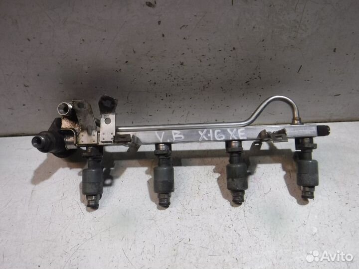 Форсунка топливная Opel Vectra B