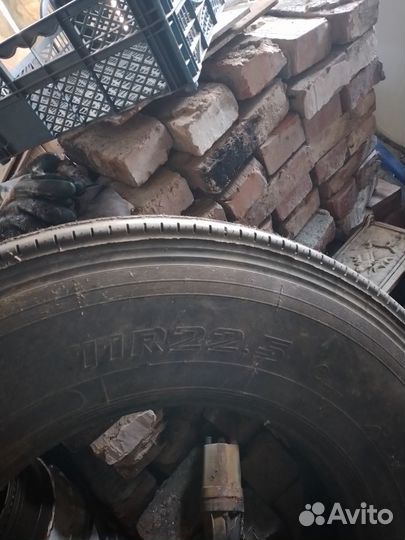 Покрышка на камаз бескамерка 15000тыс