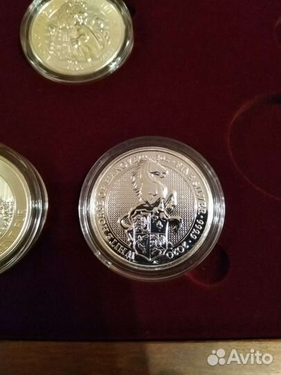 Футляры и капсулы для Зверей Королевы