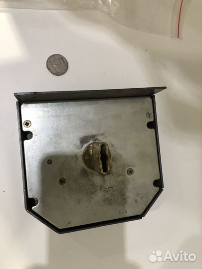 Замок металлический