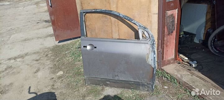 Дверь передняя правая Nissan Qashqai J10